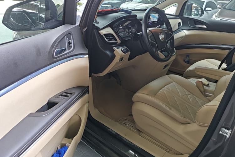 Used Buick GL8 2023 Land Executive Class 652T Luxury Model Driver Seat