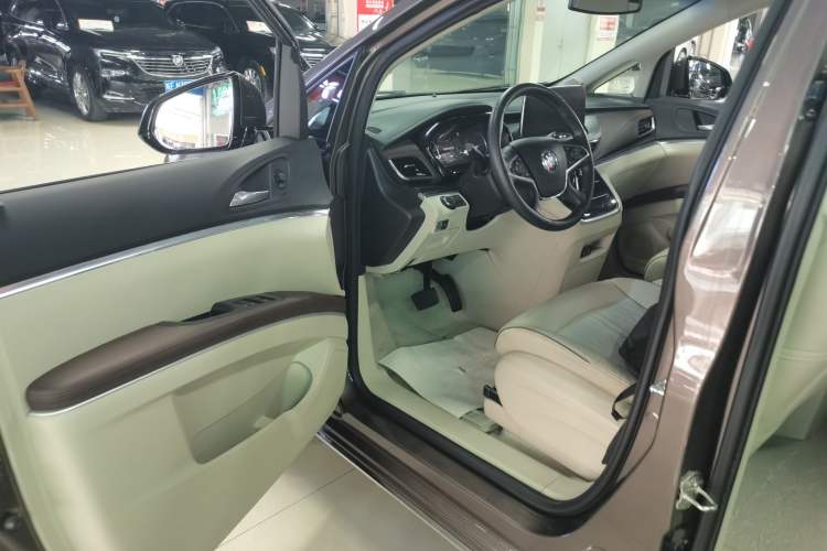 Used Buick GL8 2023 Land Executive Class 652T Luxury Model Driver Seat