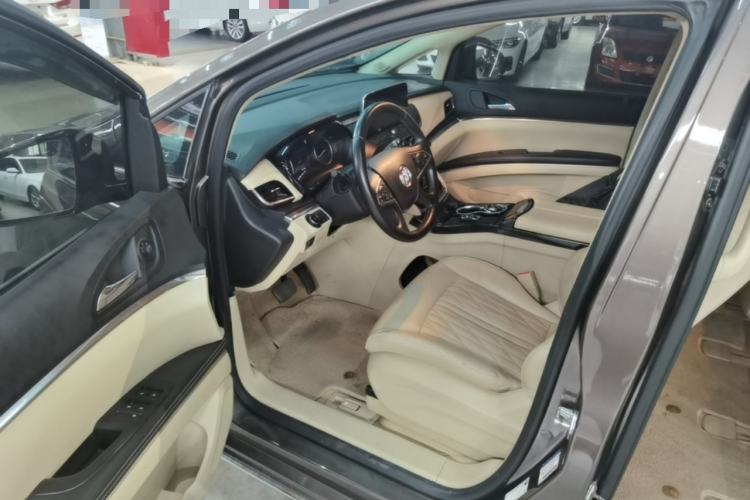 Used Buick GL8 2023 Facelifted Land Cruiser Executive Luxury Version Driver Seat