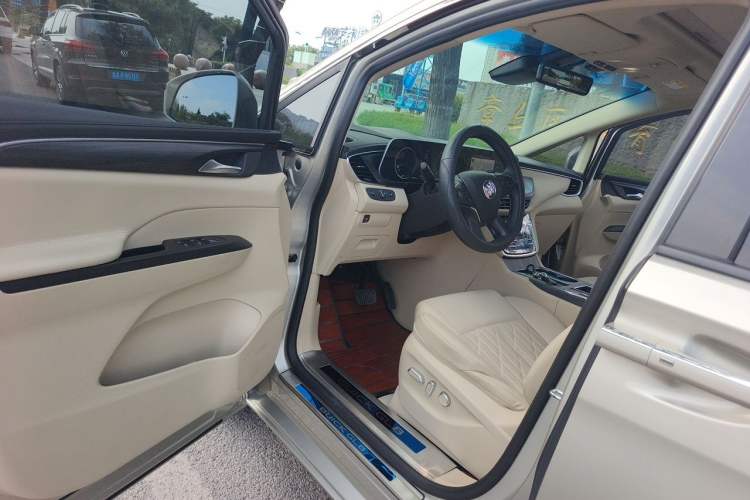 Used Buick GL8 2023 ES Lu Zun Luxury Model Driver Seat