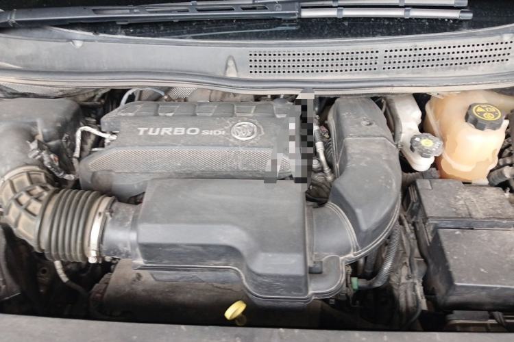 Used Buick GL8 2023 ES Lu Zun Deluxe Model Engine Bay