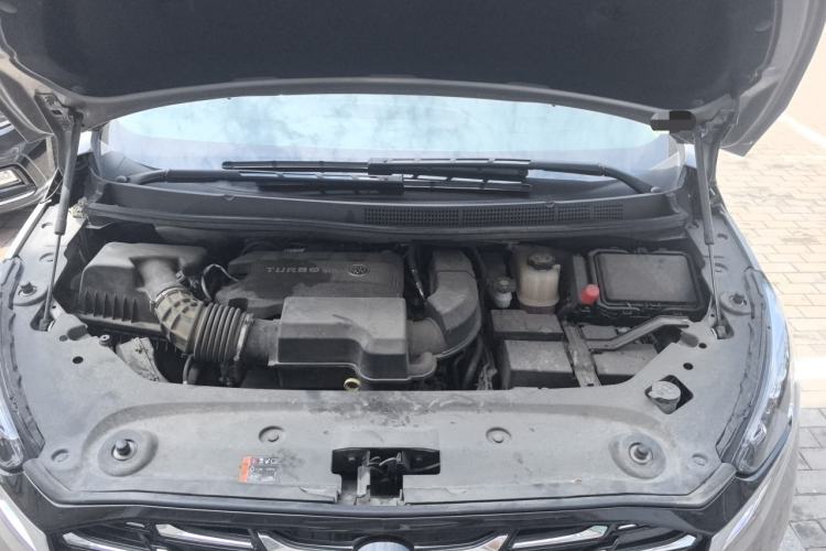 Used Buick GL8 2023 ES Lu Zun Deluxe Model Engine Bay
