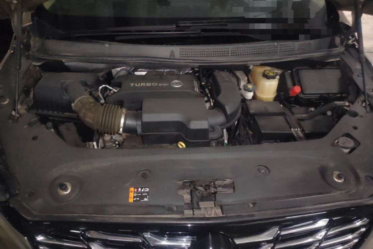 Used Buick GL8 2023 ES Lu Zun Deluxe Model Engine Bay