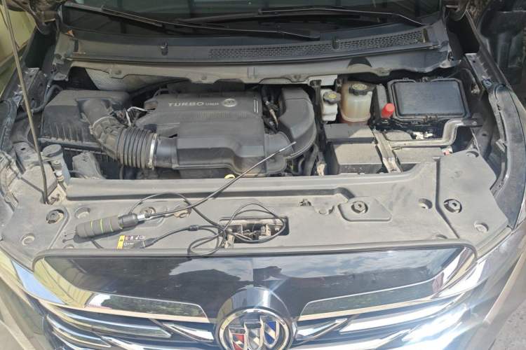 Used Buick GL8 2023 Land Executive Class Comfort Model Engine Bay