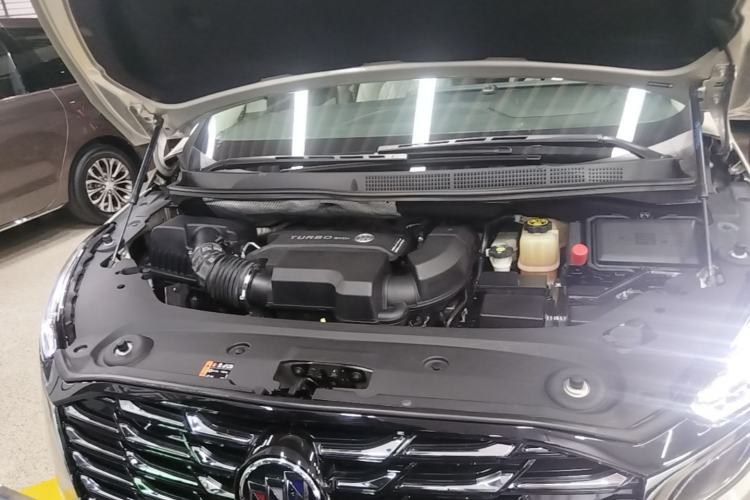 Used Buick GL8 2023 ES Lu Zun Comfort Model Engine Bay