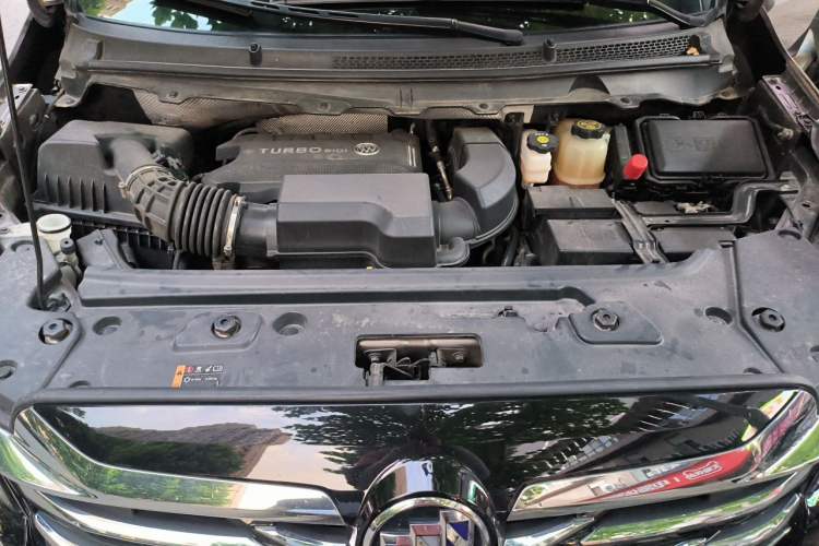 Used Buick GL8 2023 Facelifted Land Cruiser Executive Luxury Version Engine Bay
