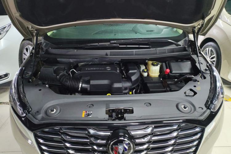 Used Buick GL8 2023 ES Lu Zun Deluxe Model Engine Bay