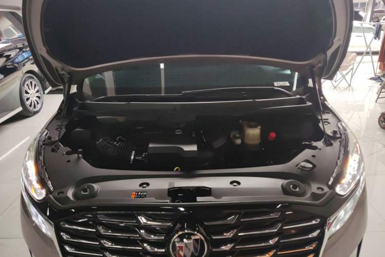 Used Buick GL8 2023 ES Lu Zun Luxury Model Engine Bay