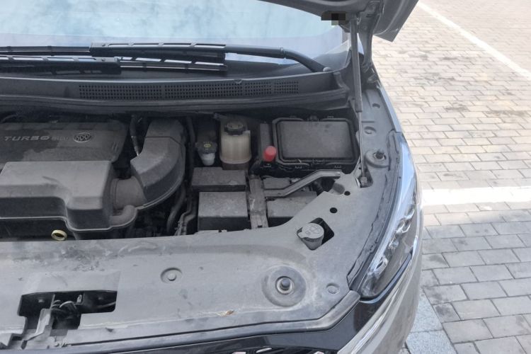 Used Buick GL8 2023 ES Lu Zun Deluxe Model Engine Bay Left