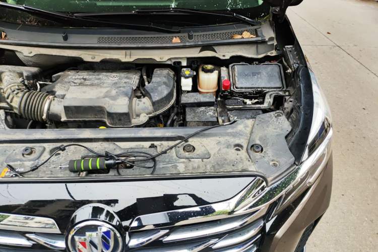 Used Buick GL8 2023 Land Executive Class Comfort Model Engine Bay Left