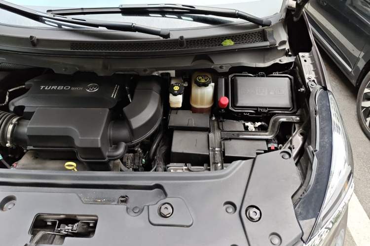 Used Buick GL8 2023 Land Executive Class Comfort Model Engine Bay Left
