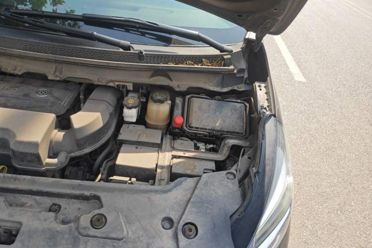 Used Buick GL8 2023 Land Executive Class 652T Luxury Model Engine Bay Left