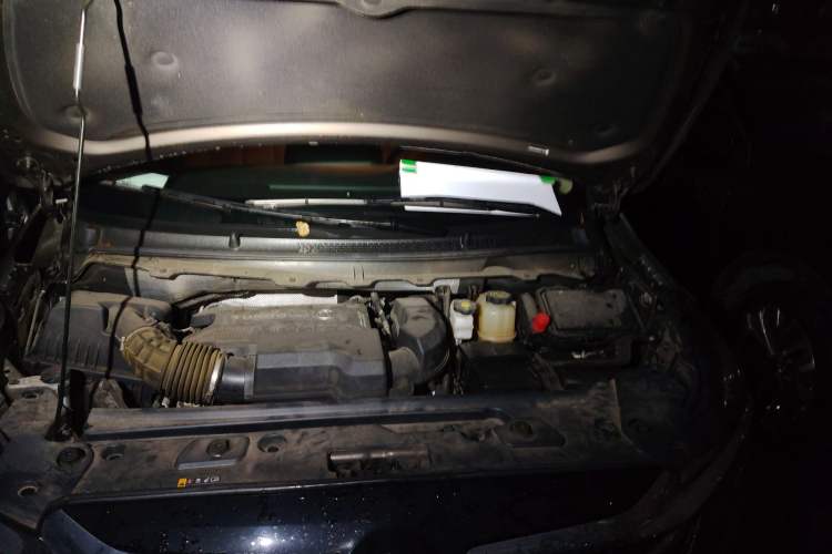 Used Buick GL8 2023 Land Executive Class Comfort Model Engine Bay