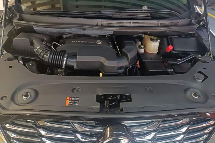 Used Buick GL8 2023 ES Lu Zun Comfort Model Engine Bay