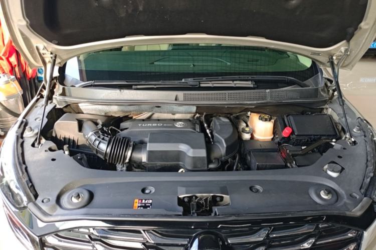Used Buick GL8 2023 ES Lu Zun Deluxe Model Engine Bay