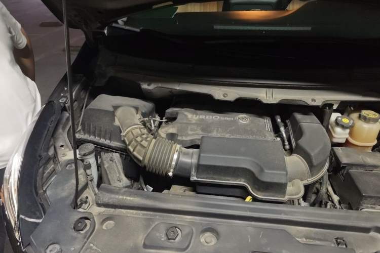 Used Buick GL8 2023 Facelifted Land Cruiser Executive Luxury Version Engine Bay Right