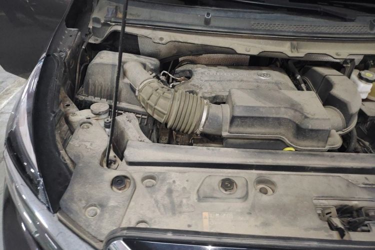 Used Buick GL8 2023 Land Executive Class Comfort Model Engine Bay Right