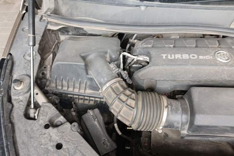 Used Buick GL8 2023 ES Lu Zun Deluxe Model Engine Bay Right