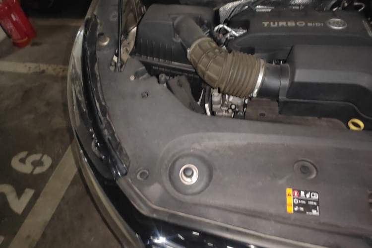 Used Buick GL8 2023 ES Lu Zun Deluxe Model Engine Bay Right