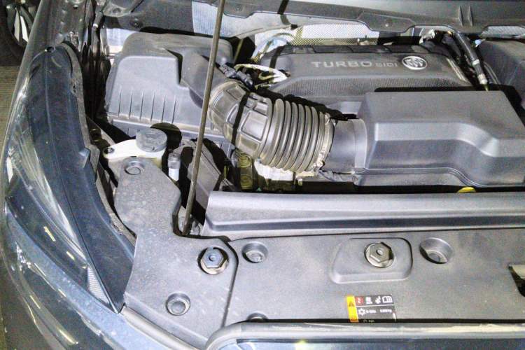 Used Buick GL8 2023 Land Executive Class Comfort Model Engine Bay Right