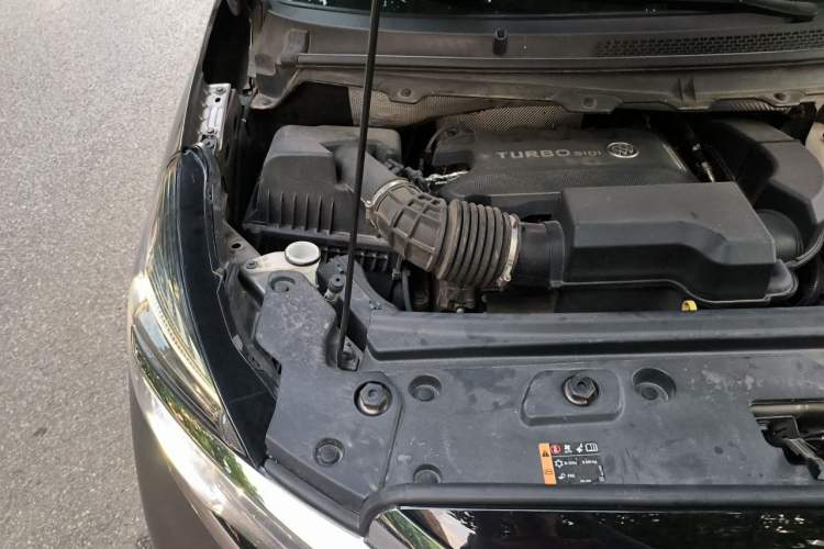 Used Buick GL8 2023 Facelifted Land Cruiser Executive Luxury Version Engine Bay Right