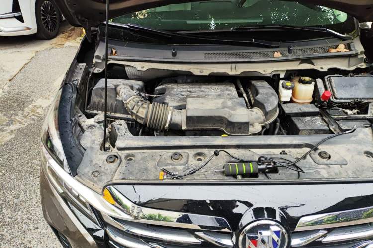 Used Buick GL8 2023 Land Executive Class Comfort Model Engine Bay Right