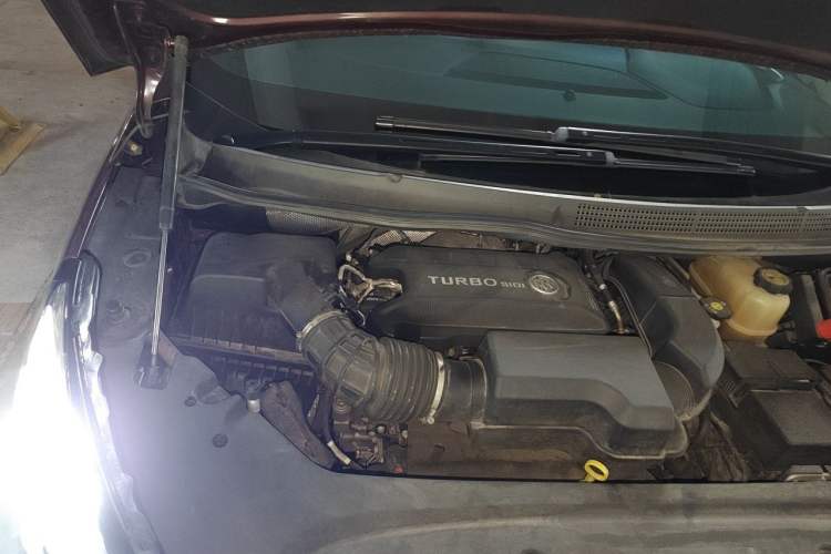 Used Buick GL8 2023 ES Lu Zun Comfort Model Engine Bay Right