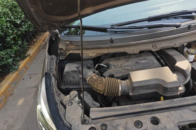 Used Buick GL8 2023 Land Executive Class 652T Luxury Model Engine Bay Right
