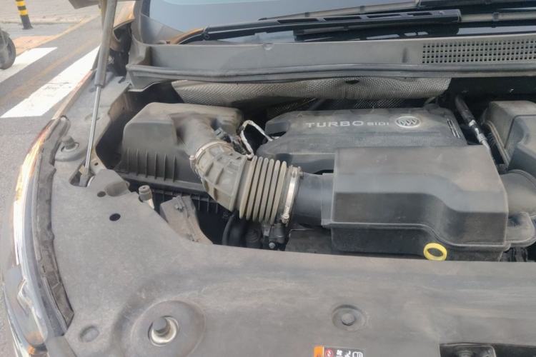 Used Buick GL8 2023 ES Lu Zun Deluxe Model Engine Bay Right