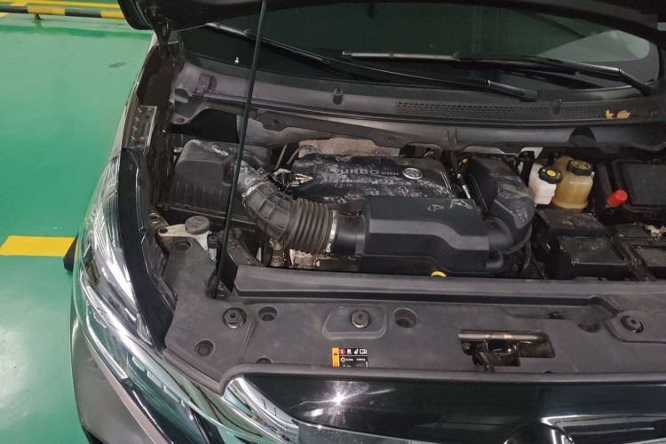 Used Buick GL8 2023 Land Executive Class Comfort Model Engine Bay Right