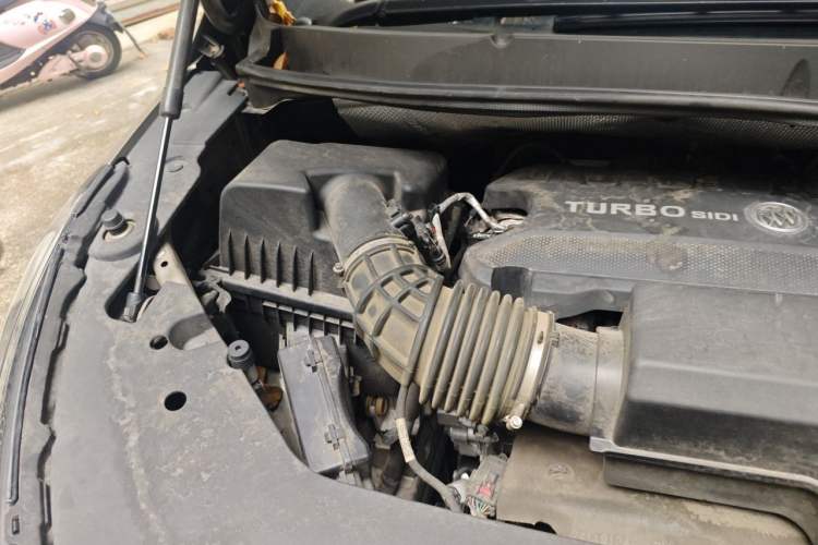 Used Buick GL8 2023 ES Lu Zun Comfort Model Engine Bay Right