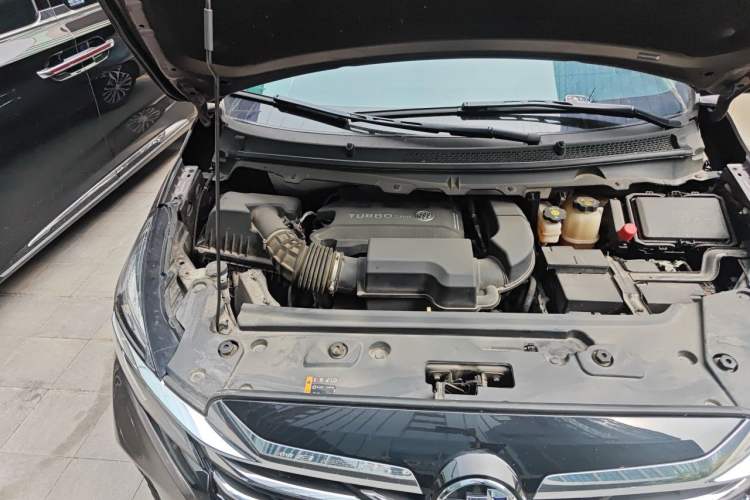 Used Buick GL8 2023 Facelifted Land Cruiser Executive Luxury Version Engine Bay Right