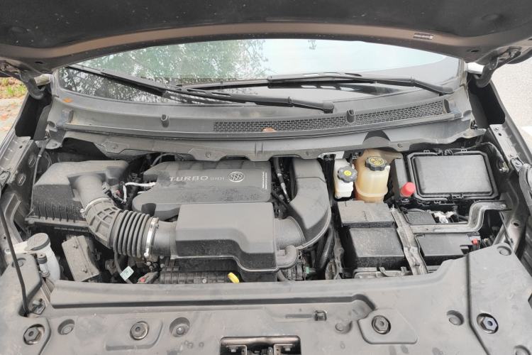 Used Buick GL8 2023 Land Executive Class Comfort Model Engine Bay