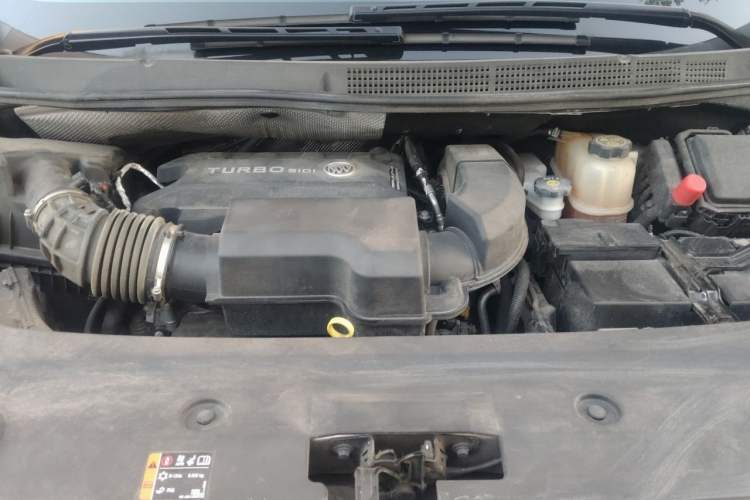 Used Buick GL8 2023 ES Lu Zun Deluxe Model Engine Bay