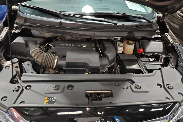 Used Buick GL8 2023 Land Executive Class 652T Luxury Model Engine Bay