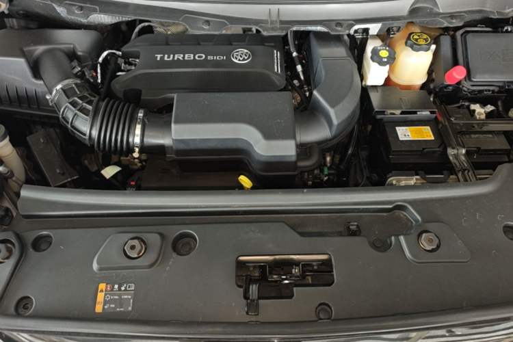 Used Buick GL8 2023 Facelifted Land Cruiser Executive Luxury Version Engine Bay