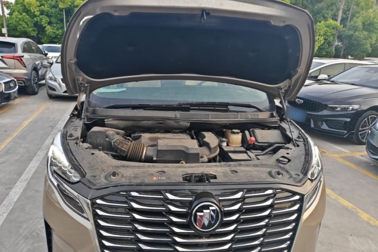 Used Buick GL8 2023 ES Lu Zun Deluxe Model Engine Bay