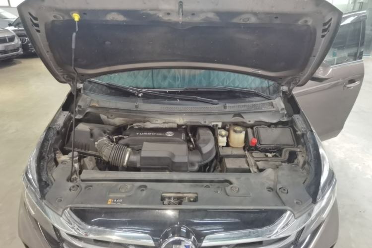 Used Buick GL8 2023 Facelifted Land Cruiser Executive Luxury Version Engine Bay