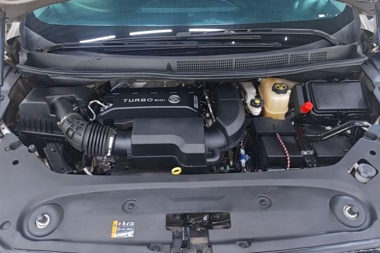 Used Buick GL8 2023 ES Lu Zun Comfort Model Engine Bay