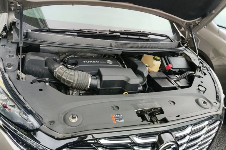Used Buick GL8 2023 ES Lu Zun Luxury Model Engine Bay