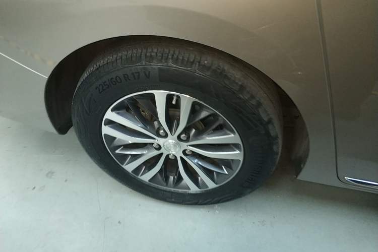 Used Buick GL8 2023 ES Lu Zun Deluxe and Yue Edition Exterior 1