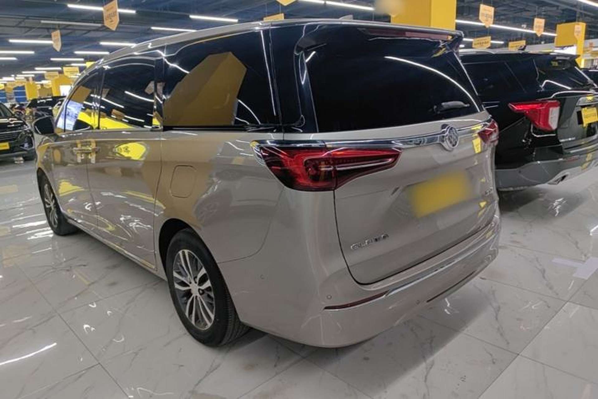 Used Buick GL8 2023 ES Lu Zun Deluxe Model Exterior 2