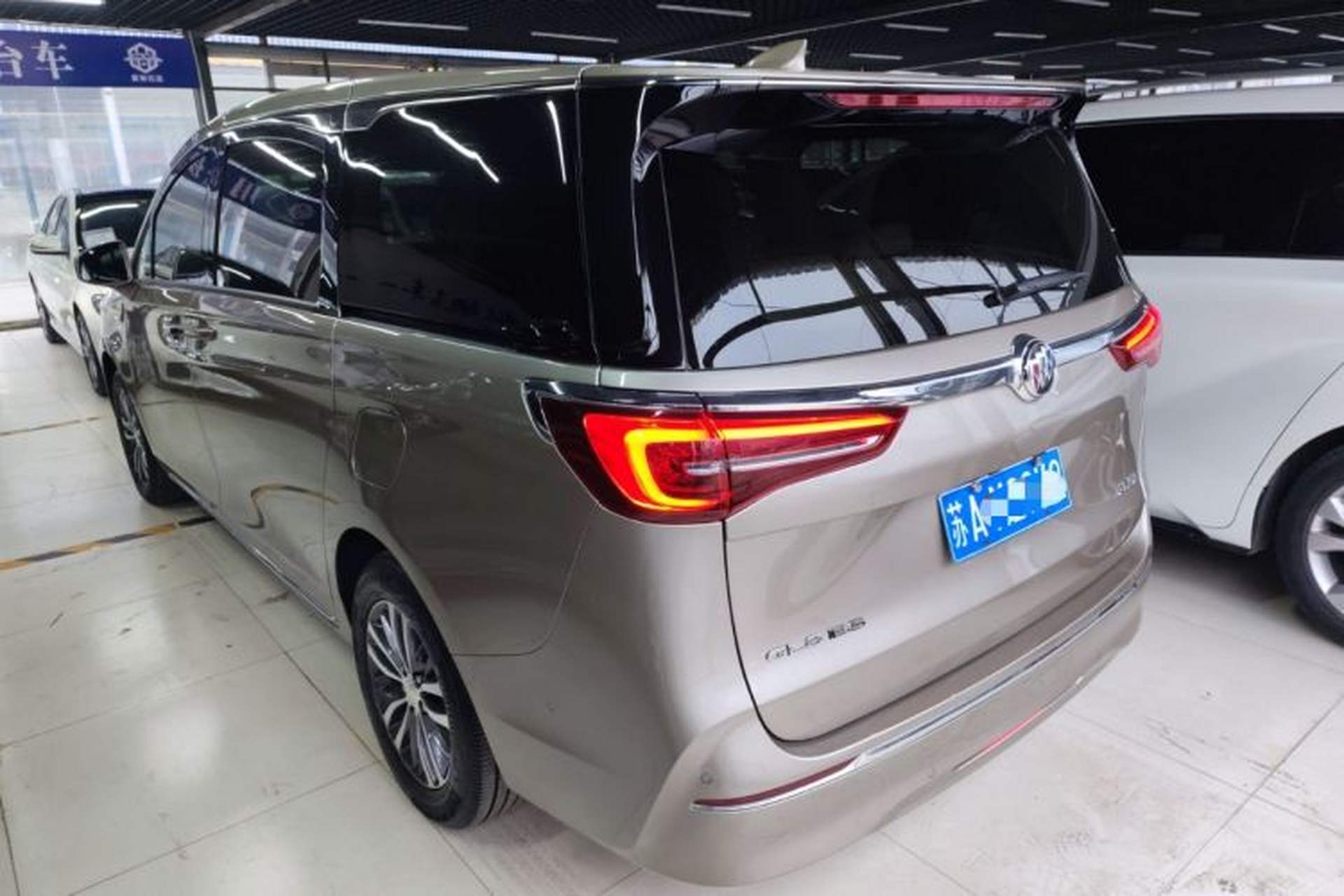 Used Buick GL8 2023 ES Lu Zun Deluxe Model Exterior 3
