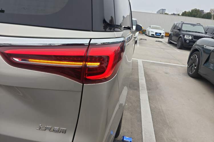 Used Buick GL8 2023 ES Lu Zun Luxury Edition and Yue Version Exterior 3