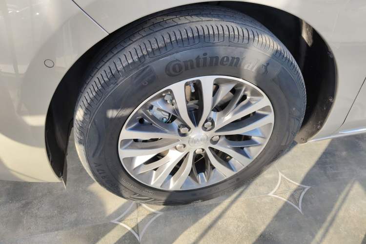Used Buick GL8 2023 ES Lu Zun Deluxe Model Exterior 4