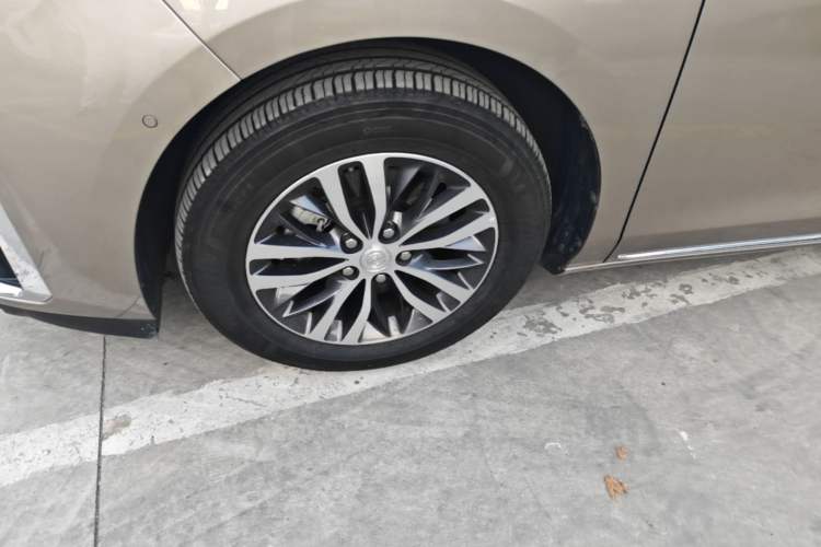 Used Buick GL8 2023 ES Lu Zun Deluxe Model Exterior 4
