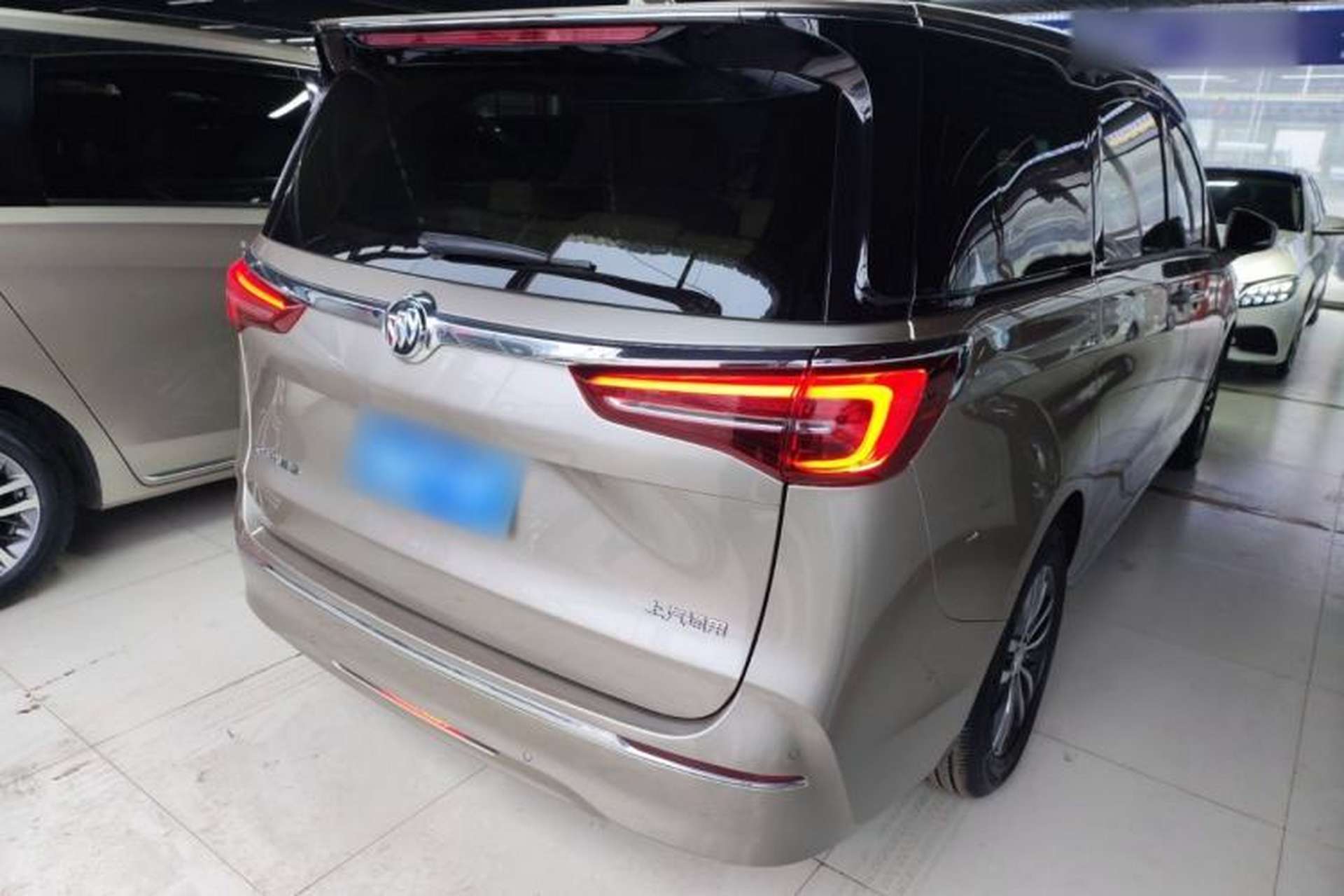 Used Buick GL8 2023 ES Lu Zun Deluxe Model Exterior 5