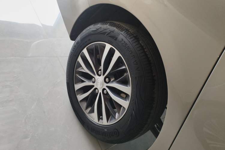 Used Buick GL8 2023 ES Lu Zun Deluxe Model Exterior 5