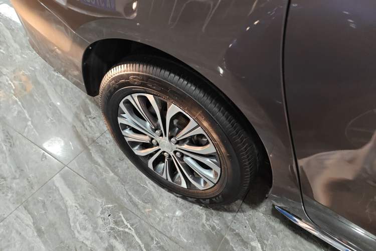 Used Buick GL8 2023 Land Executive Class 652T Luxury Model Exterior 5