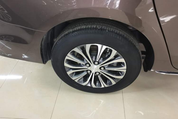 Used Buick GL8 2023 Land Executive Class 652T Luxury Model Exterior 5